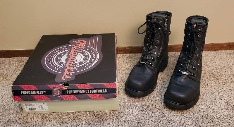 lot 1530 image: Milwaukee Motorcycle- Mens Trooper Boots - Size 14D