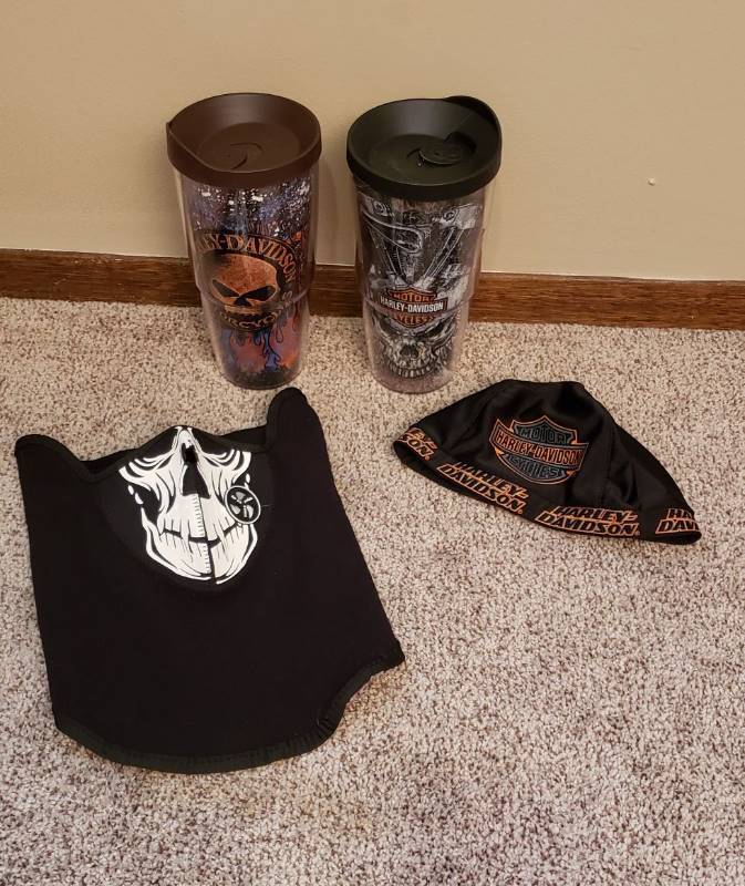 lot 1533 image: Harley-Davidson- Tervis Insulated Cups, Skull Cap, and Skelton Wind 12 face guard