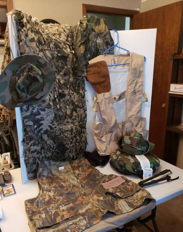 lot 1547 image: Lot of Hunting Assessories