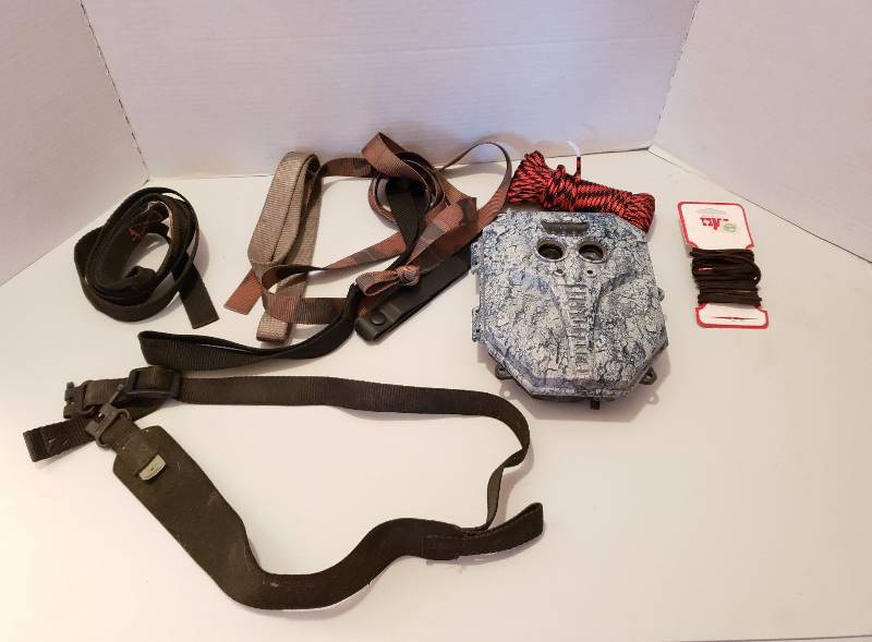 lot 1549 image: Trail Camera by Hunten and Strapping