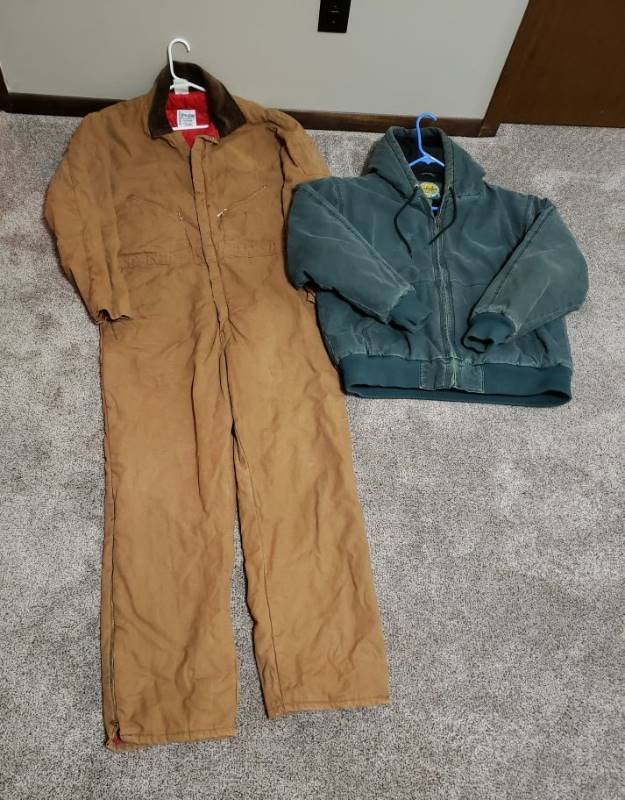 lot 1557 image: Duck Cloth Cabelas Insulated Coat Large and Walls Insulated Coveralls XL