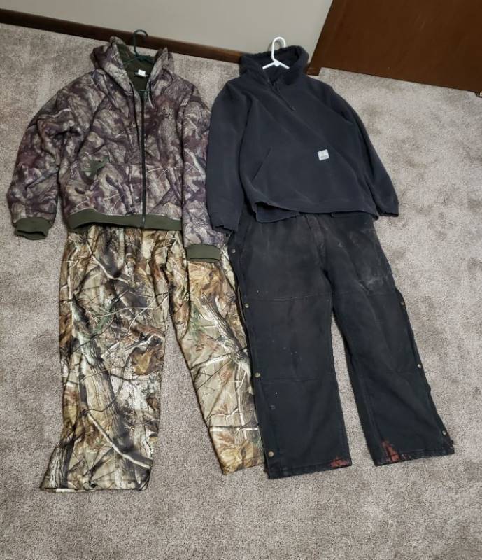 lot 1558 image: Lot of Mens XL and XXL Coats and Insulated Pants and Coveralls