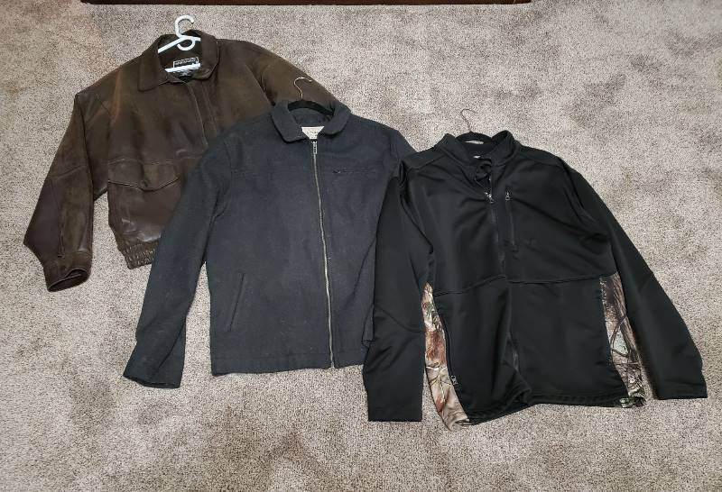 lot 1559 image: Lot of Mens XL Coats
