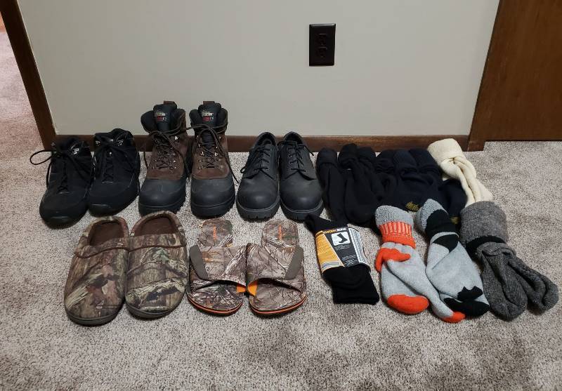 lot 1563 image: Lot of Mens Shoes (13-14) and Insulated Socks