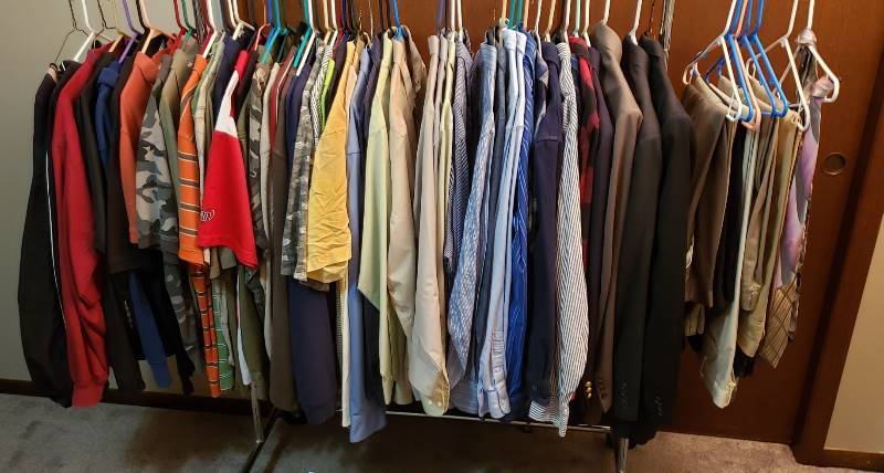 lot 1567 image: Lot ofMens Clothing - Slack0 size 36 & 38 Waist and shirts are L & XL - Rack NOT included