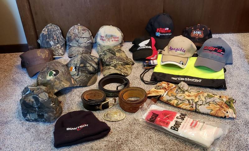 lot 1589 image: Lot of Mens Hats, Belts and Apparel