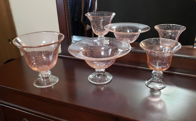 lot 1591 image: Lot of Pink Bubble Glass Decorative Vases