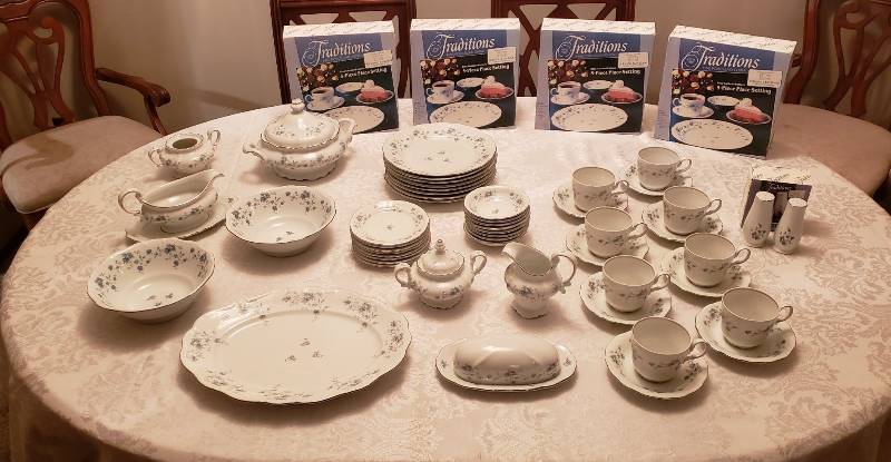lot 1603 image: 74 piece Set of Johann Haviland Blue Garland Pattern Bavaria Germany China