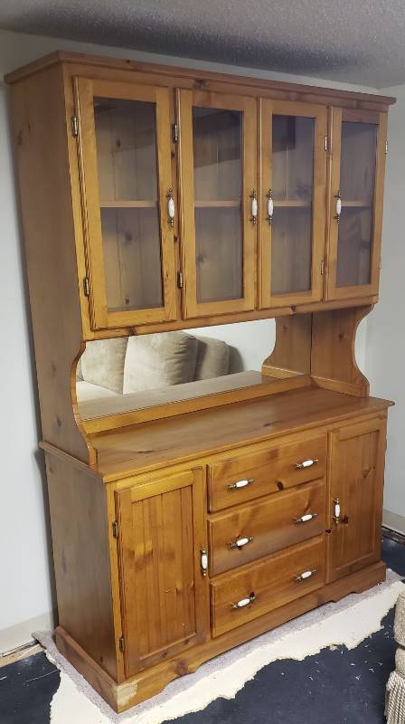 lot 1612 image: Pine 2 Piece Hutch - 56  x 19  x 81  - one corner at base has damage