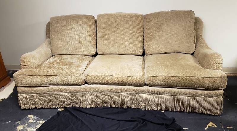 lot 1613 image: Sherrill 3 Cushion Camel Sofa - 100  long
