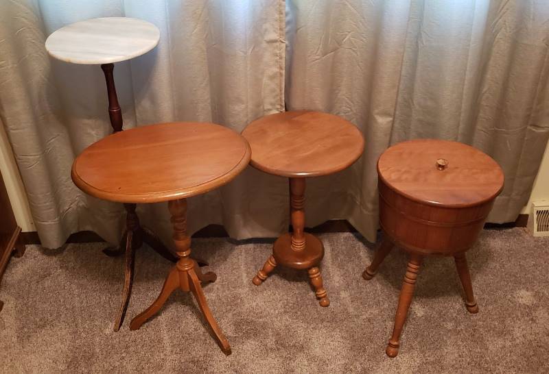 lot 1620 image: Lot of 4 wooden Accent Tables  Plant Stands