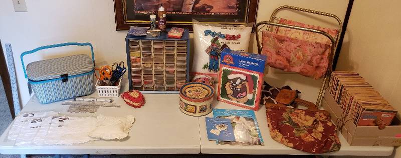 lot 1626 image: Lot of Sewing Items