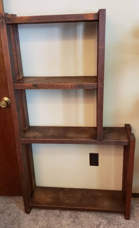 lot 1631 image: Wooden Shelf