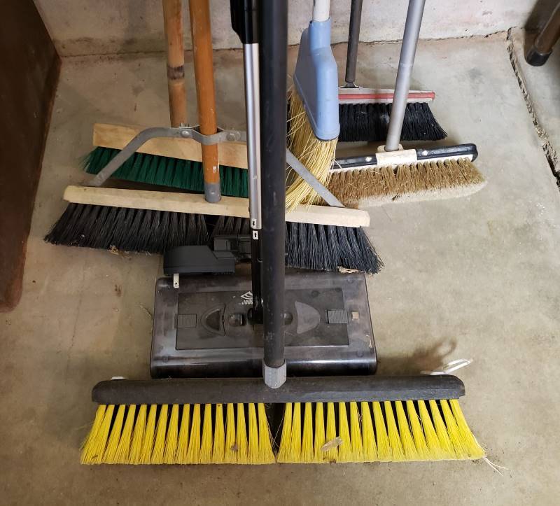 lot 1643 image: Lot of Brooms and Swivel Sweeper
