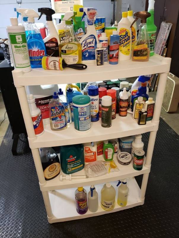 lot 1648 image: Lot of Cleaning Chemicals