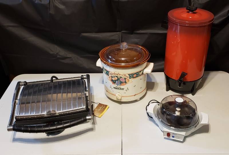 lot 1697 image: Lot of Electric Kitchen Wares - All Power On