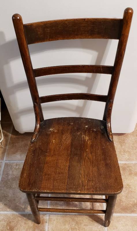 lot 1714 image: Vintage Wood Chair