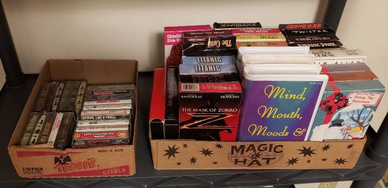 lot 1725 image: Lot of VHS and Cassettes
