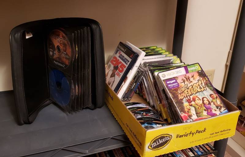 lot 1726 image: Lot of Playstation, Wii, Xbox, and Xbox 360 Games