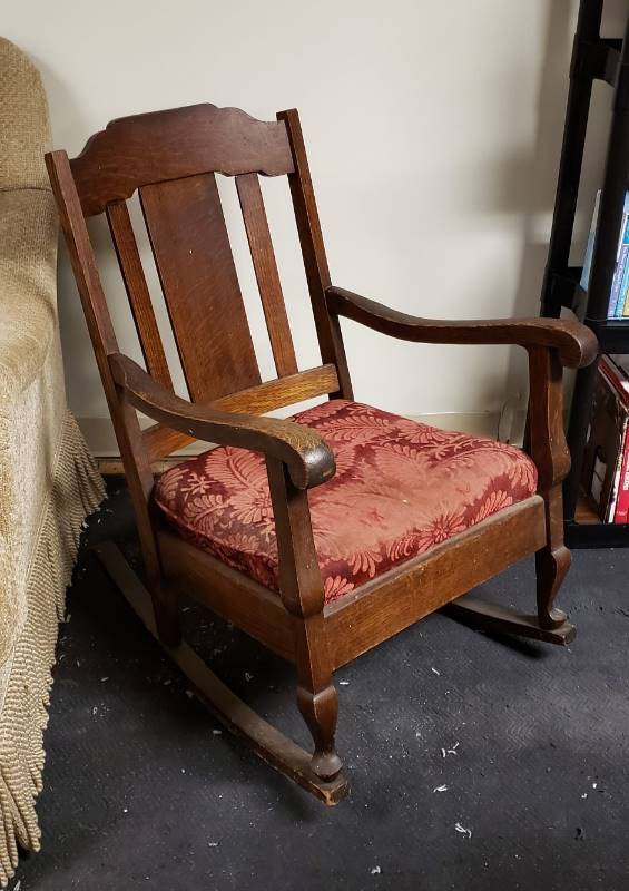 lot 1747 image: Antique Rockerpp