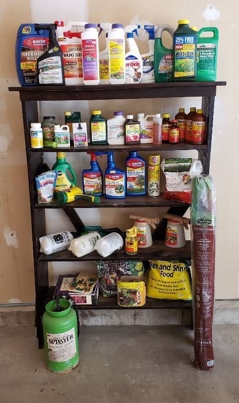 lot 3042 image: Lot of Gardening and Lawn Care Products - shelving not included
