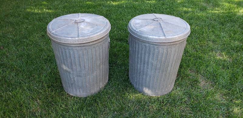 lot 3056 image: 2 Galvanized Trash Cans with Lids - 21  diameter & 27  tall