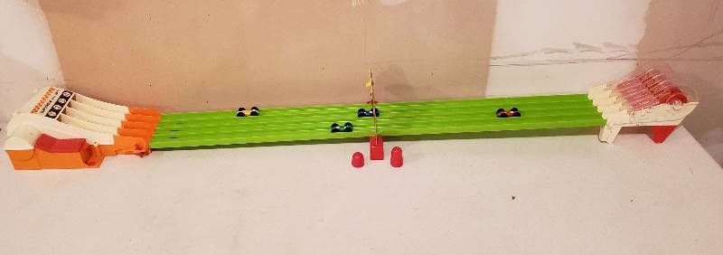 lot 3075 image: VINTAGE RACE CAR WOOLWORTH JAPAN TOY GAME SPEEDWAY 4 LANE RACING SET (DIME STORE TOY FROM THE 60s)