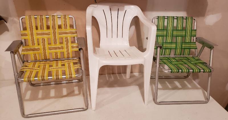 lot 3078 image: Lot of 3 Kids Chairs - 2 Web Weave Fold ups & 1 Plastic