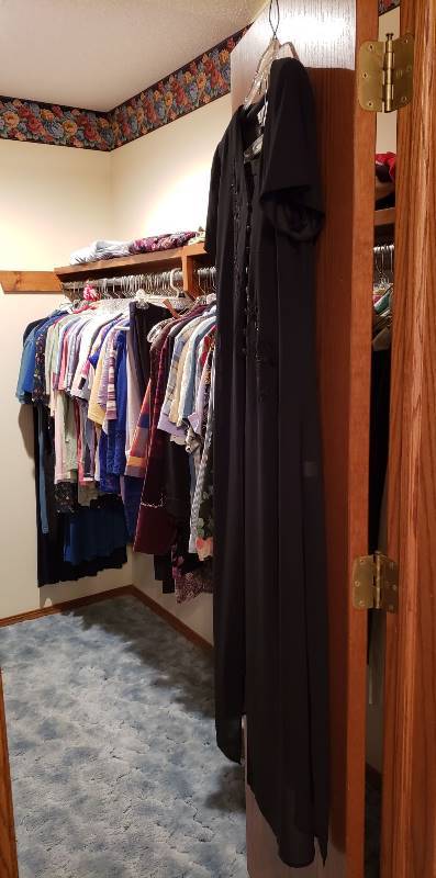 lot 3117 image: Contents of Right Side of Walk-In Closet - Most Sizes are 16 and Large