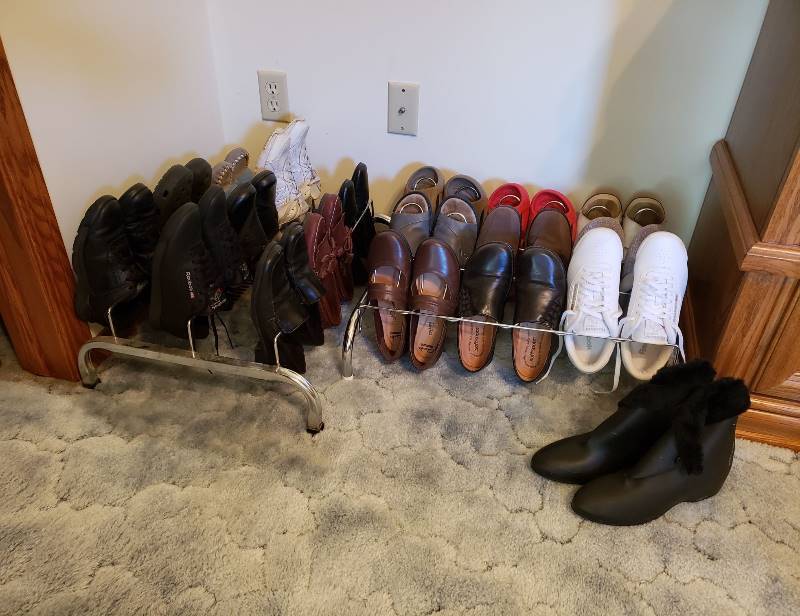 lot 3119 image: Lot of Shoes - Most are size 7 - Racks Included