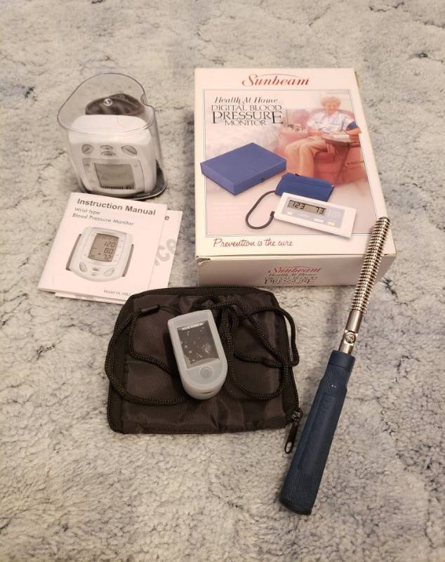 lot 3129 image: Lot of Digital Blood Pressure Monitors, ZacVrate Pulse Oximeter and Therapy Plus Device