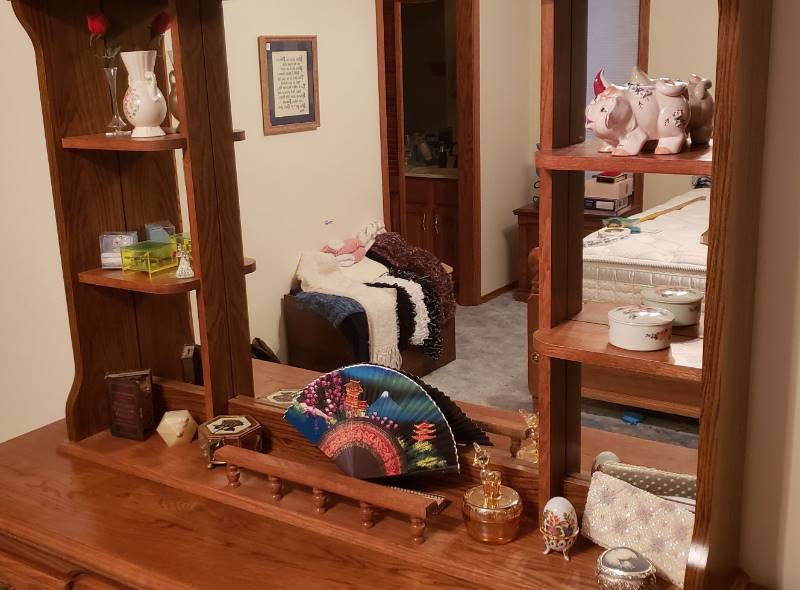 lot 3144 image: Contents of Top Portion of the Dresser in Front of Mirror