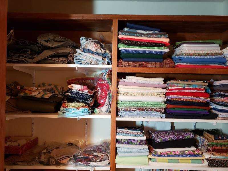 lot 3164 image: Large Lot of Fabric