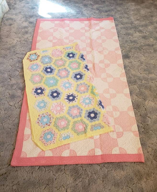 lot 3171 image: (2) Quilts