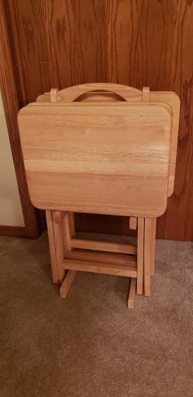 lot 3192 image: Set of 4 Lt. Wood TV Tray Tables with Holder