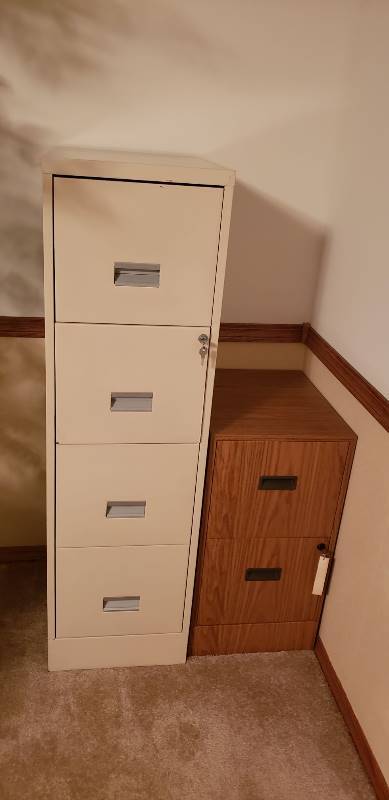 lot 3202 image: 4 Drawer Metal Filing Cabinet (15  x 18  x 52 ) and 2 Drawer Metal Filing Cabinet (15  x 18  x 28 )