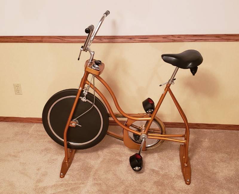 lot 3207 image: Vintage Schwinn Exerciser Bike - 44  x 26  x 42
