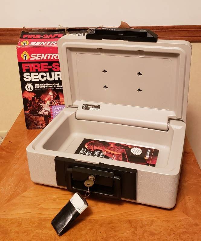 lot 3220 image: Sentry Fire-Safe Security Chest 1100 with key