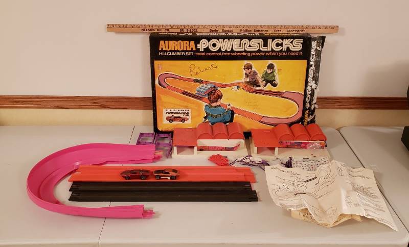 lot 3226 image: Vintage Aurora Powerslicks Hillclimber Set