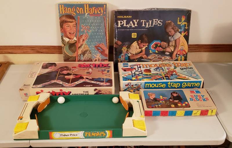 lot 3228 image: Lot of Games and Activity Toys for Young Minds (6)