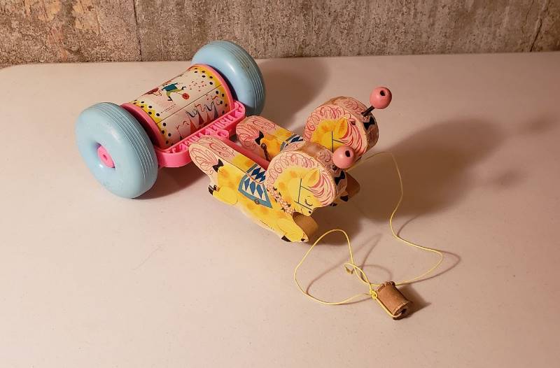 lot 3236 image: Vintage Fisher-Price Wooden Horse Chimes Pull Toy 1962 USA Musical