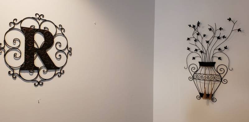 lot 3281 image: Lot of Wall Decor - Metal Works, Clock, and Framed  Unframed Artwork