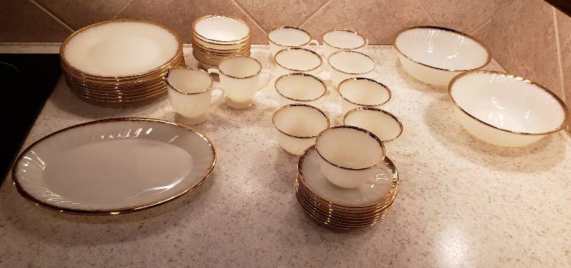 lot 3286 image: Lot of Gold Rimmed Fire King China Set - 37 pieces
