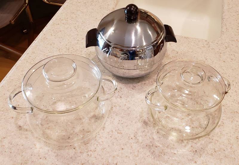 lot 3296 image: 2 Antique Clear Glass Pot with Lids and Vintage Metal Penguin Lidded Ice Bucket