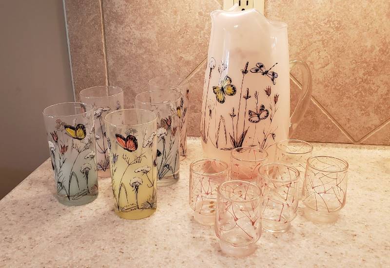 lot 3300 image: Vintage Colorful Butterfly Glass Pitcher 5 Glasses Set and 6 Pink Decorated Juice Glasses