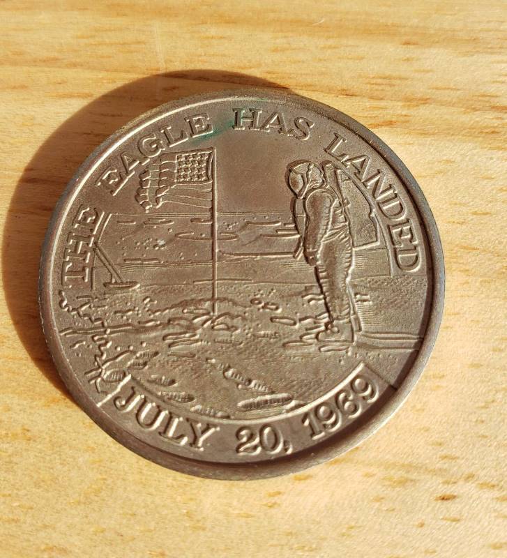 lot 3319 image: The Eagle Has Landed Medallion - July 20, 1969