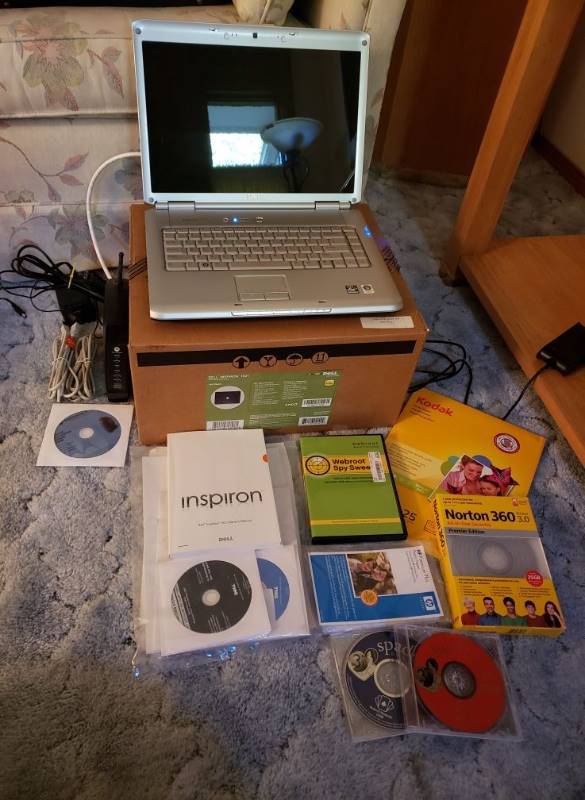 lot 3321 image: Dell Inspiron 1520 Laptop with Wireless Modem and Accessories