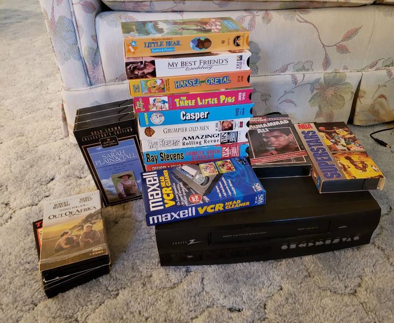 lot 3322 image: Zenith VHS Player and VHS Tapes