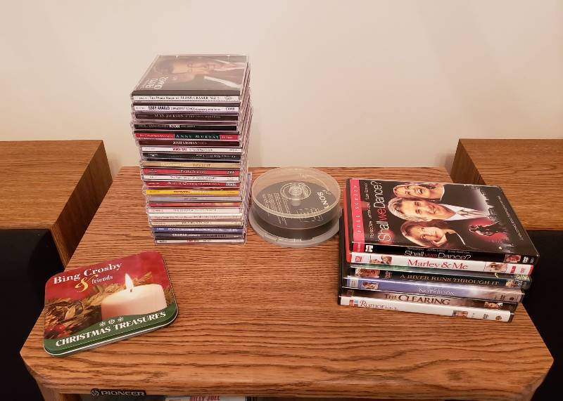 lot 3324 image: Lot of CDs and DVDS