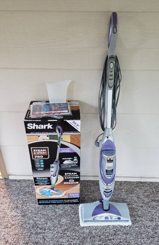 lot 3336 image: Shark Steam & Spray Pro Cleasner Mop